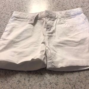 White crisp shorts for your lil girl